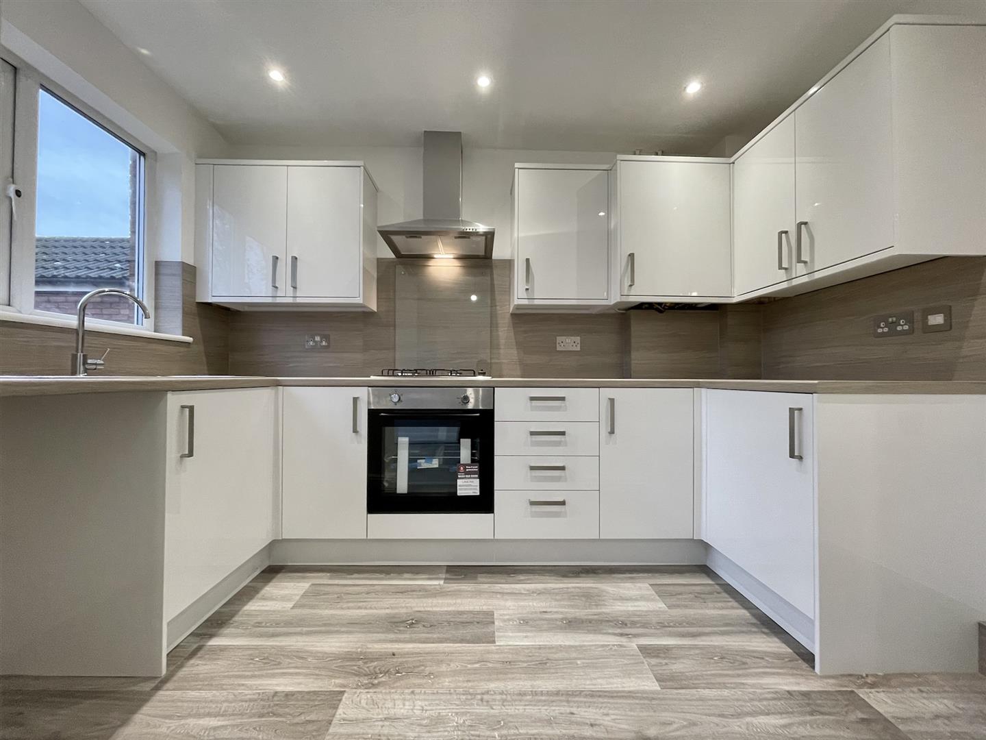 3 Bed Semi-detached House To Rent - Main Image